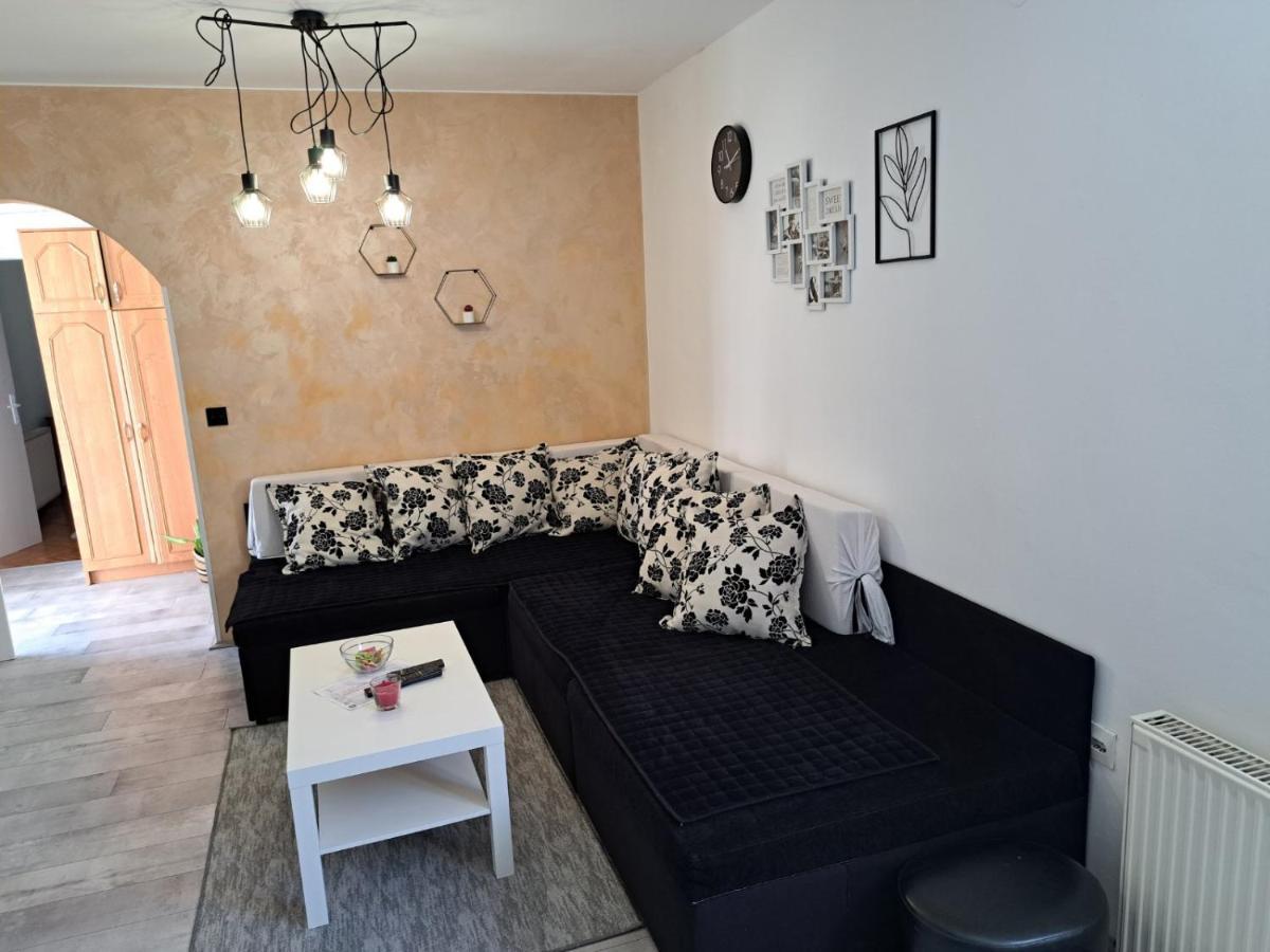 Stefan Apartman Нови-Сад Экстерьер фото
